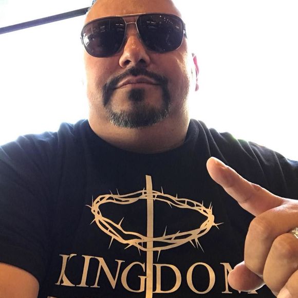 Meet your Posher, Fernando - Picture 1 of 1